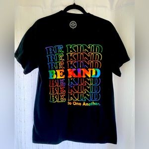 ODM unisex graphic Be Kind rainbow medium t-shirt